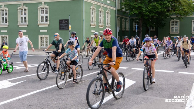Fot. Robert Stachnik [Radio Szczecin] Przejazd przez miasto i podpisy pod petycją do prezydenta Szczecina [WIDEO, ZDJĘCIA]