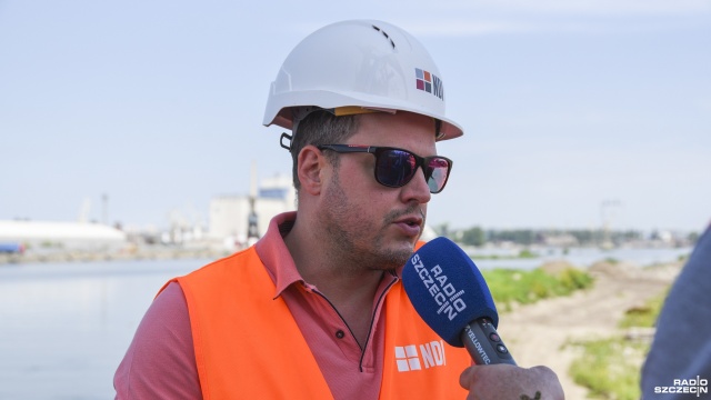 Fot. Kamila Kozioł [Radio Szczecin] Trwają prace na nowych nabrzeżach w szczecińskim porcie [WIDEO, ZDJĘCIA]