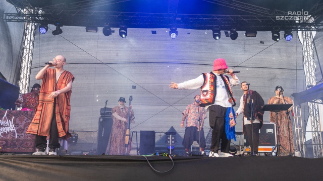 Fot. Mateusz Papke [Radio Szczecin] Gwiazdy Festiwalu Garaże z przekazem do Ukraińcow [ZDJĘCIA]