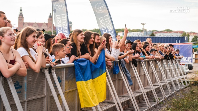 Fot. Mateusz Papke [Radio Szczecin] Gwiazdy Festiwalu Garaże z przekazem do Ukraińcow [ZDJĘCIA]