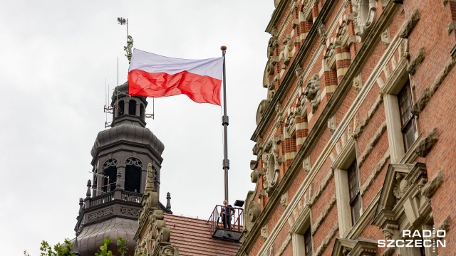 Fot. Robert Stachnik [Radio Szczecin] Flaga na maszt. W hołdzie powstańcom [WIDEO, ZDJĘCIA]