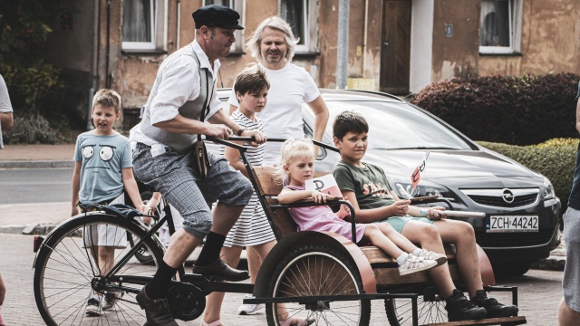 Źródło: Facebook Drawieńskie Stowarzyszenie Historyczno-EksploracyjneMałgorzata Fot. Joanna Photo 1000zł na Wakacje dla Bohatera uzbierali w Drawnie