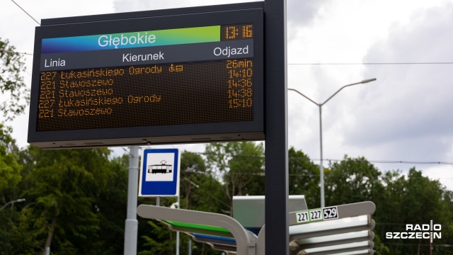 Fot. Robert Stachnik [Radio Szczecin] Brak skomunikowania autobusów na pętli Głębokie [WIDEO, ZDJĘCIA]