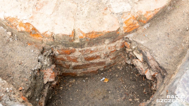 Fot. Robert Stachnik [Radio Szczecin] Odkrycie archeologiczne na Rynku Nowym w Szczecinie [WIDEO, ZDJĘCIA]