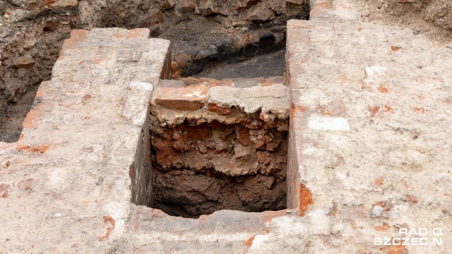 Fot. Robert Stachnik [Radio Szczecin] Odkrycie archeologiczne na Rynku Nowym w Szczecinie [WIDEO, ZDJĘCIA]