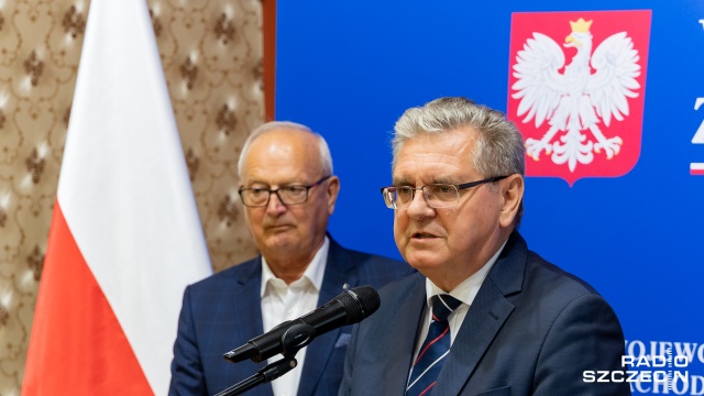 Fot. Robert Stachnik [Radio Szczecin] Pogotowie dostanie hybrydowe samochody [ZDJĘCIA]