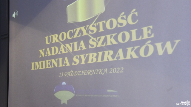 Fot. Kamila Kozioł [Radio Szczecin] Sybiracy patronem Liceum Ogólnokształcącego w Szczecińskiej Szkole Florystycznej [WIDEO, ZDJĘCIA]