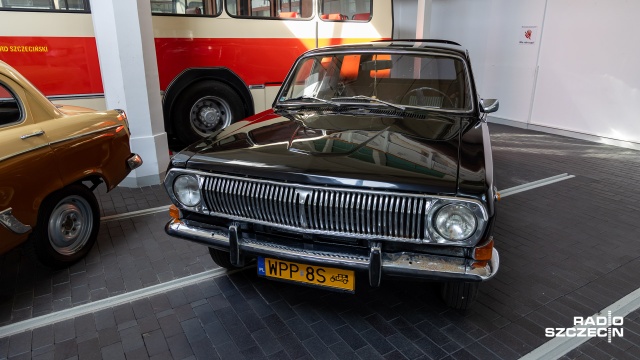 Fot. Robert Stachnik [Radio Szczecin] Wołga, Zastava czy Zaporożec. Nowa wystawa w Muzeum Techniki i Komunikacji [WIDEO, ZDJĘCIA]