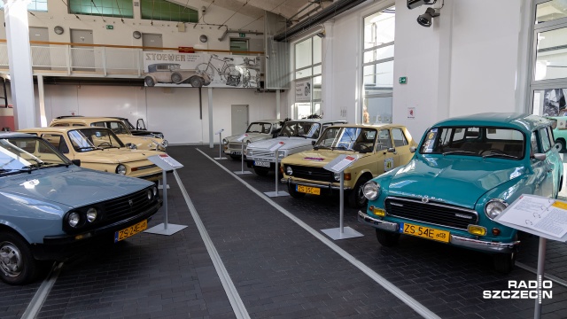 Fot. Robert Stachnik [Radio Szczecin] Wołga, Zastava czy Zaporożec. Nowa wystawa w Muzeum Techniki i Komunikacji [WIDEO, ZDJĘCIA]