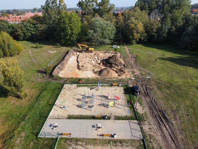 Fot. Zakład Usług Komunalnych w Szczecinie Skatepark w Dąbiu. Ruszyła budowa [ZDJĘCIA]