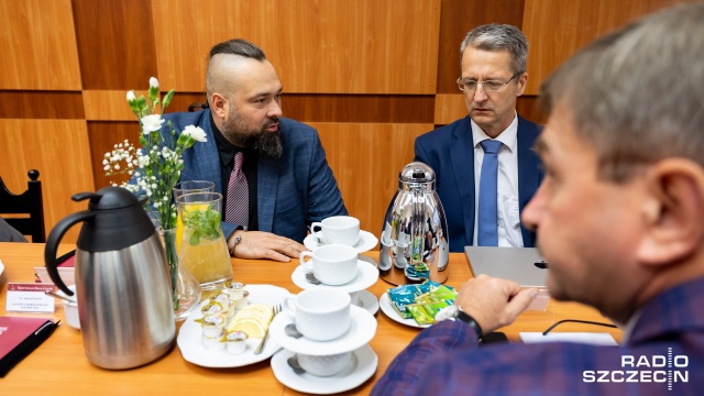 Fot. Robert Stachnik [Radio Szczecin] Sejmowa komisja zdrowia na PUM [ZDJĘCIA]