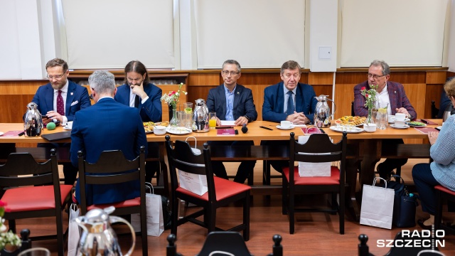 Fot. Robert Stachnik [Radio Szczecin] Sejmowa komisja zdrowia na PUM [ZDJĘCIA]
