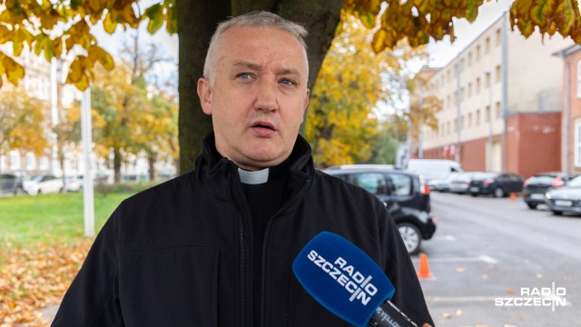 Fot. Robert Stachnik [Radio Szczecin] Szczecińscy działacze pro-life idą do prokuratury [ZDJĘCIA]