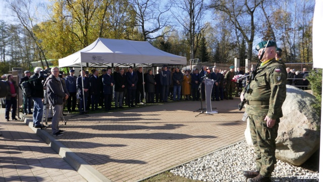 Fot. Maciej Papke [Radio Szczecin] Pamiątkowa tablica w Złocieńcu odsłonięta [WIDEO, ZDJĘCIA]