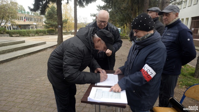 Fot. Marcin Kokolus [Radio Szczecin] Nowogard: Domagają się zburzenia pomnika [ZDJĘCIA]