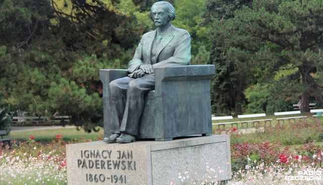 Pomnik Ignacego Paderewskiego w Warszawie. Fot. Piotr Kołodziejski [Radio Szczecin] Dzięki nim żyjemy w niepodległej Polsce [ZDJĘCIA]