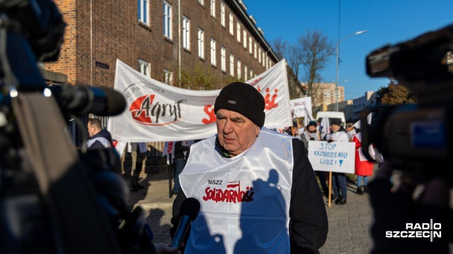 Fot. Robert Stachnik [Radio Szczecin] Protest związkowców pod IPN w obronie zwolnionych pracownic [ZDJĘCIA]