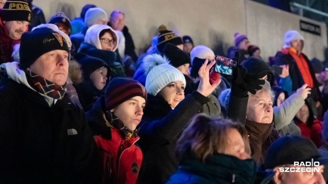 Fot. Robert Stachnik [Radio Szczecin] Kolędowanie z piłkarzami na stadionie Pogoni [WIDEO, ZDJĘCIA]