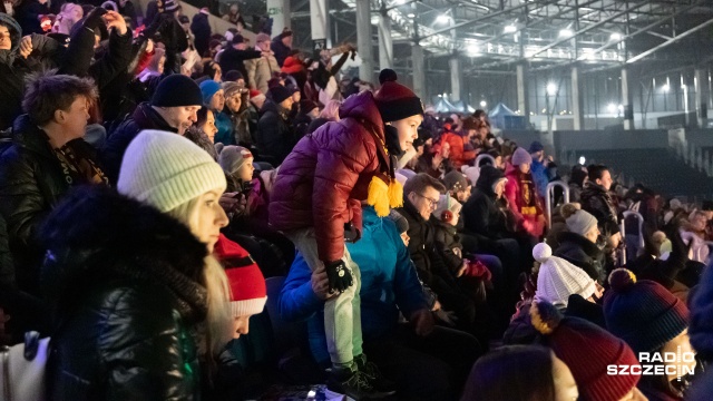 Fot. Robert Stachnik [Radio Szczecin] Kolędowanie z piłkarzami na stadionie Pogoni [WIDEO, ZDJĘCIA]