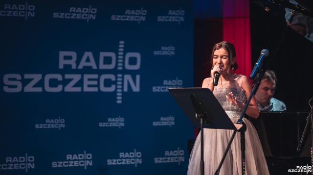 Tatiana Kopala – wokalistka. Fot. Jakub Niwa [Radio Szczecin] Wzruszający koncert świąteczny w Radiu Szczecin [ZDJĘCIA]