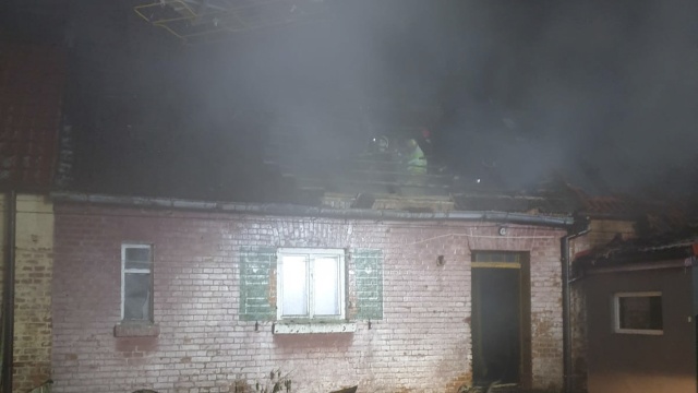 Fot. OSP Różańsko Trzy rodziny bez dachu nad głową - pożar w powiecie myśliborskim