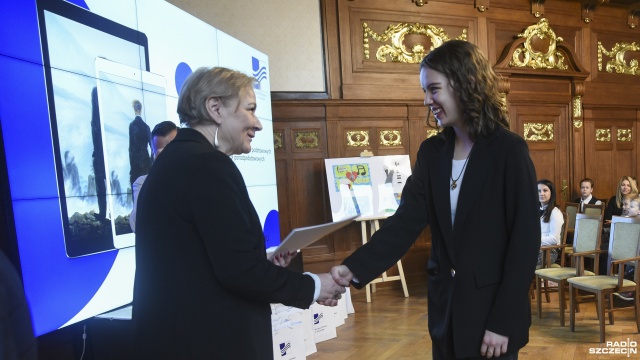 Fot. Kamila Kozioł [Radio Szczecin] Kuratorium Oświaty nagrodziło najlepszych uczniów w regionie [ZDJĘCIA]