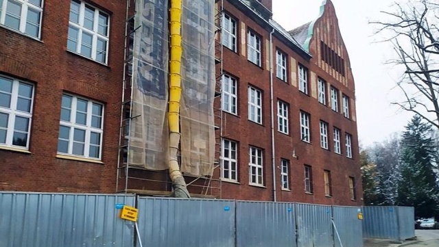 Ruszyła przebudowa budynku Technikum Technologii Cyfrowych w Szczecinie. Obecnie trwają prace przygotowawcze i rozbiórkowe obiektu.
