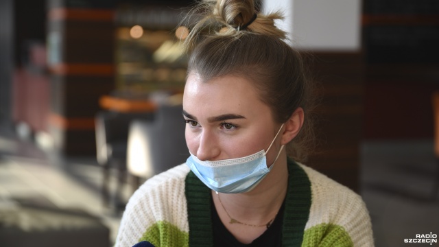 Powrót uczniów na zajęcia stacjonarne. Od 20 grudnia ze względu na pandemię młodzież uczyła się w trybie zdalnym. W poniedziałek dzieci wróciły do szkół podstawowych i średnich. Studenci także uczą się stacjonarnie.