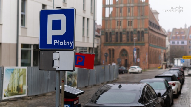Problemy z parkowaniem mieszkańców ulicy Panieńskiej na szczecińskim Podzamczu.