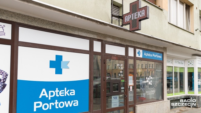 W ramach przygotowań do piątej fali pandemii, Ministerstwo Zdrowia planuje wprowadzić możliwość testowania w aptekach. Trwają rozmowy na ten temat z Naczelną Izbą Aptekarską.