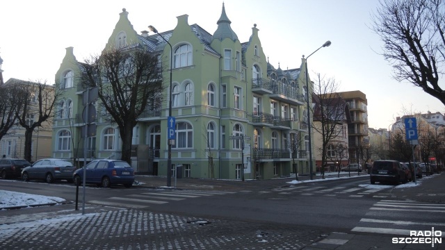 W Świnoujściu Strefa Płatnego Parkowania ma być droższa, ale tylko w Dzielnicy Nadmorskiej. Samorząd przygotowuje projekt uchwały, który pozwoli zmienić zasady funkcjonowania płatnej strefy.