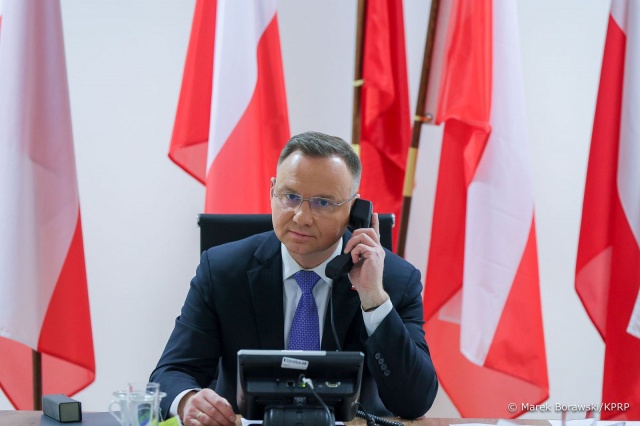 Prezydent Andrzej Duda po wideokonferencji zwołanej w trybie pilnym przez prezydenta USA podkreślał jedność i poczucie solidarności przywódców państw NATO i szefów instytucji unijnych, którzy wzięli udział w spotkaniu.