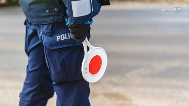 Dwa tysiące złotych mandatu, utrata dowodu rejestracyjnego i dodatkowe kłopoty za wcześniejsze wykroczenie - tak skończyło się dla jednego z kierowców zatrzymanie przez szczecińskich policjantów za przekroczenie dozwolonej prędkości.
