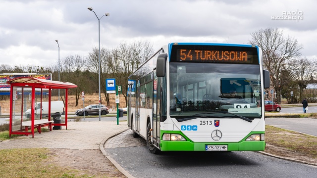 Ze swojego osiedla do centrum miasta mają aż 13 kilometrów. Mieszkańcy Kijewa domagają się od władz Szczecina przywrócenia autobusu pospiesznego G, którym wygodnie mogli dojechać na plac Rodła.