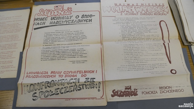 Dokumenty z lat 1980-2015 przekazał do szczecińskiego Archiwum Państwowego zarząd regionu NSZZ Solidarność.