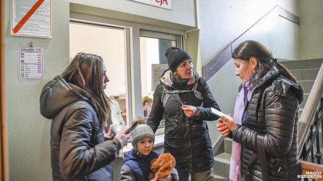 Pierwsi obywatele Ukrainy zgłaszają się do otwartego w Szczecinie punktu recepcyjnego. Powstał przy ulicy Piastów 40 a. To budynek przy kampusie akademickim.