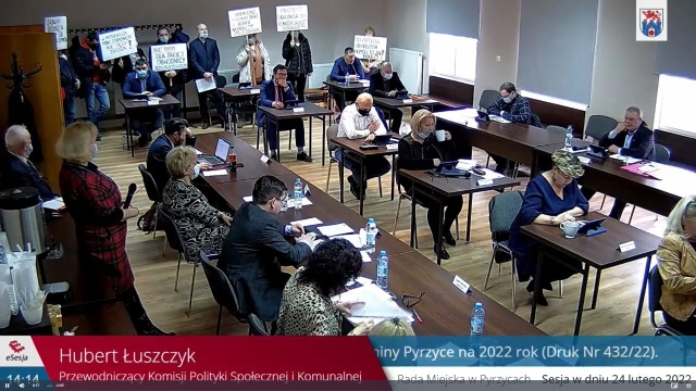 Jesteśmy za budową obwodnicy Pyrzyc, ale daleko od naszych domów - tak grupa ponad 300 mieszkańców apeluje do burmistrz miasta o zmianę planu budowy drogi.