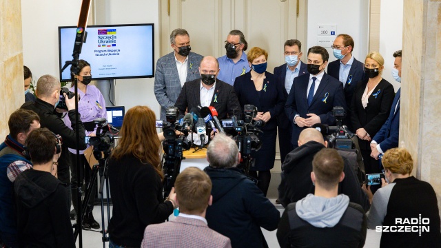 Specjalna sesja Rady Miasta Szczecin poświęcona sytuacji na Ukrainie - w przyszłą środę radni przyjmą stanowisko potępiające rosyjską agresję i będą wspólnie z urzędem miasta dyskutować o systemowym działaniu na rzecz uchodźców.
