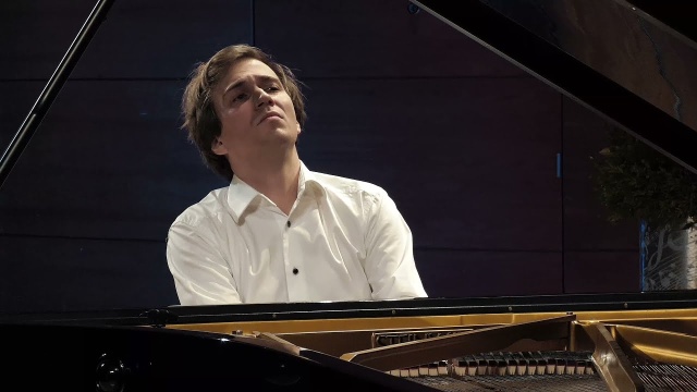 W kanadyjskim Toronto zakończył się Międzynarodowy Konkurs Pianistyczny Red Music Competition. Wśród ponad stu młodych muzyków z całego świata najwyższy laur - Grand Prix otrzymał polski pianista Andrzej Wierciński.