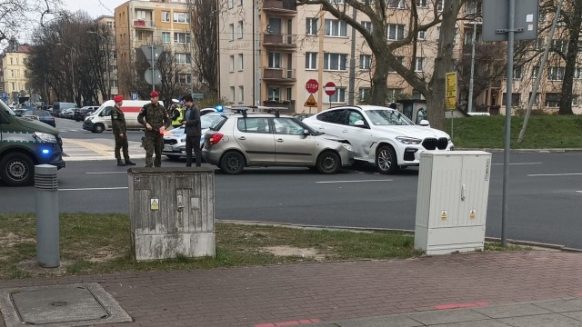 Kolizja na skrzyżowaniu ulic Małopolskiej i Matejki w Szczecinie.