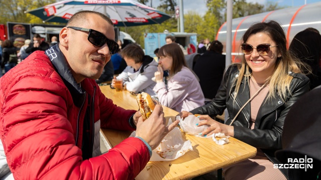 Pod szczecińskim Atrium Molo w Szczecinie trwa festiwal smaków. Na miejscu kucharze serwują m.in. greckie souvlaki, pierogi dim sum, meksykańską quesadilla czy amerykańskie burgery.