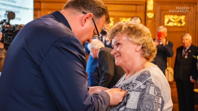 Uczestnicy opozycji antykomunistycznej, ale także pracownicy Instytutu Pamięci Narodowej otrzymali w Szczecinie medale Pro Patria.