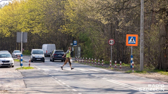 Blokadę ulicy Lubczyńskiej w Załomiu zapowiadają na piątek mieszkańcy tej miejscowości. Domagać się będą między innymi postawienia pieszej sygnalizacji świetlnej na skrzyżowaniu z ulicą Parkową oraz budowy pobocza dla pieszych w kierunku skrzyżowania z ulicą Kablową.