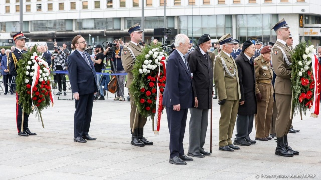 W Warszawie odbyły się uroczystości związane z 77. rocznicą zakończenia II wojny światowej w Europie.