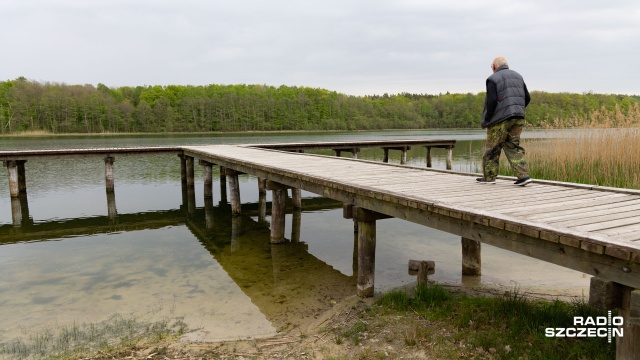 Chcą ratować jedyne jezioro w swojej okolicy. Mieszkańcy Starej Dobrzycy koło Reska założyli komitet i zbierają podpisy pod petycją do władz w tej sprawie.
