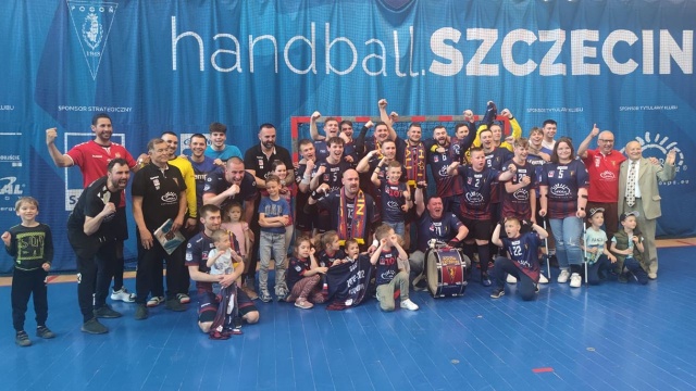 Piłkarze ręczni Sandry SPA Pogoni zwycięstwem zakończyli rozgrywki o mistrzostwo Polski. Szczecinianie pokonali Chrobrego Głogów 30:24 w ostatniej kolejce Superligi.