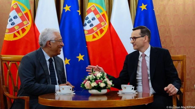 Portugalia i Polska zapowiadają współpracę na rzecz pomocy uchodźcom i uniezależniania się od rosyjskich paliw. Oba kraje popierają też dalszą integrację Ukrainy z Unią Europejską.