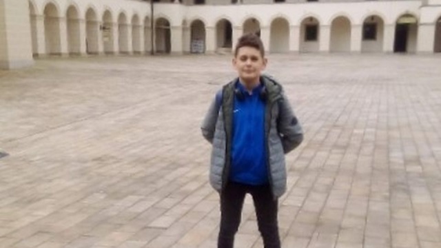 W Świnoujściu trwają poszukiwania 13-letniego Jakuba Matczaka. Chłopiec w niedzielę wieczorem uciekł z domu. Policja prosi o kontakt osoby, które mogły go widzieć.