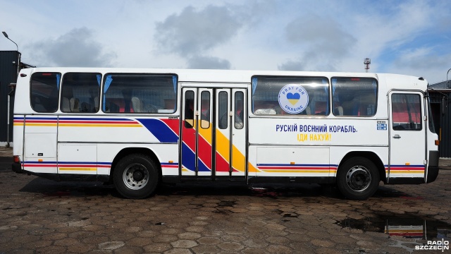 Będzie służył żołnierzom do przemieszczania się i przewożenia rannych - autobus gryfickiego PKS-u. Przewoźnik przekazał go ukraińskiemu wojsku za symboliczną złotówkę.