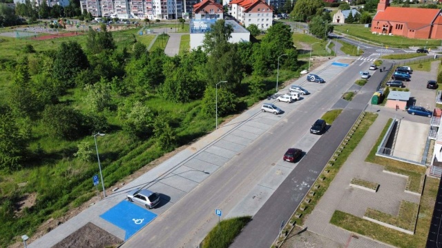 Powstał przy ul. Pileckiego. Inwestycja została ukończona przed czasem. Jest tam prawie 40 miejsc parkingowych i nowy chodnik.